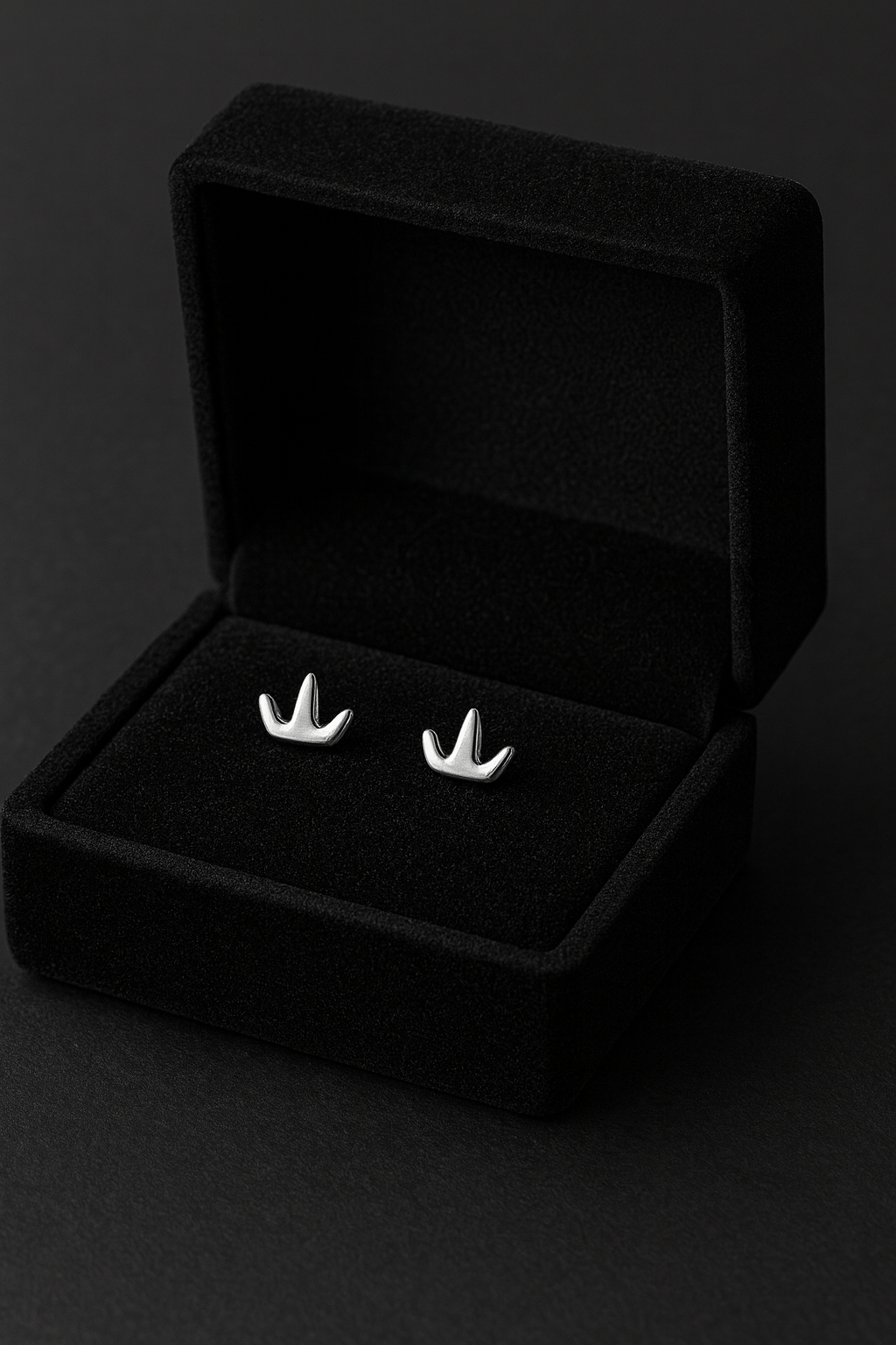 Minimalist Anchor Stud Earrings