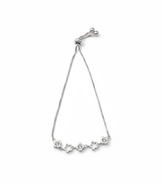 Graceful silver bracelet with blooming motifs and a sleek adjustable design